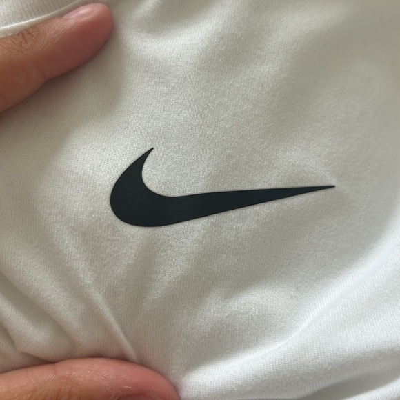 nike dri fit white tee - Picture 3 of 3